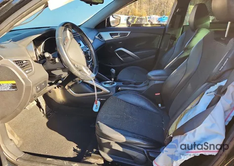 2015 Hyundai Veloster z USA, uszkodzony, nr VIN KMHTC6AD0FU232037